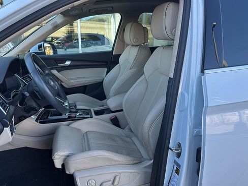 Used 2023 Audi Q5 e Premium Plus w/ Premium Plus Package image 11