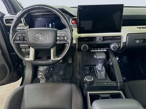 Used 2024 Toyota Tacoma TRD Off-Road image 17