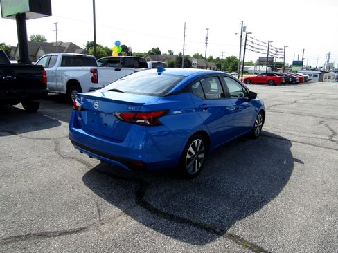 Used 2020 Nissan Versa SR w/ Convenience Package image 7