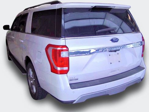 Used 2019 Ford Expedition Max XLT w/ Equipment Group 202A AWD/4WD image 15