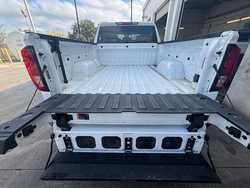 Used 2022 GMC Sierra 1500 Elevation image 11