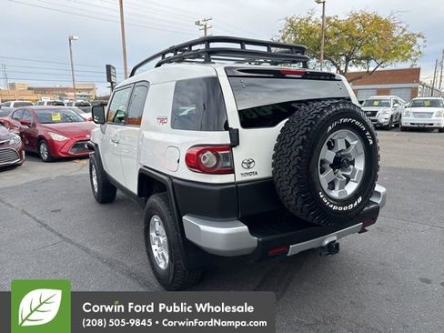 Used 2012 Toyota FJ Cruiser 4WD image 7