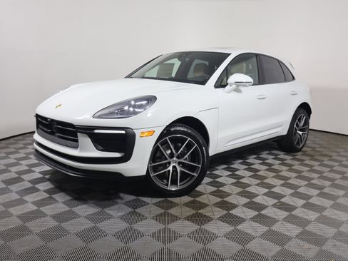 New 2026 Porsche Macan image 1