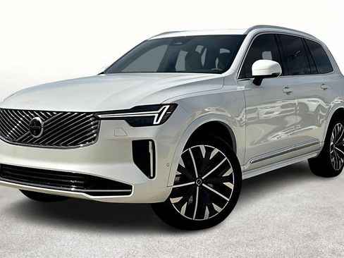 New 2025 Volvo XC90 B6 Plus w/ Protection Package Premier image 2