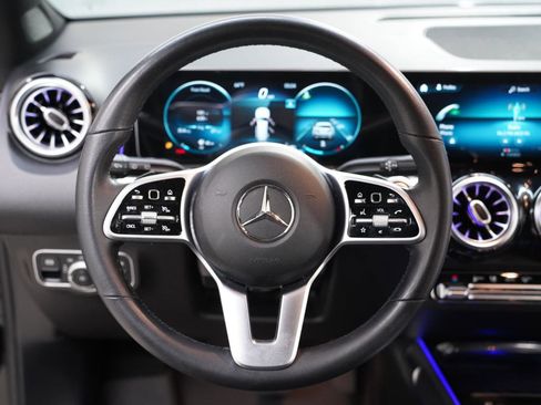 Used 2020 Mercedes-Benz GLB 250 image 12