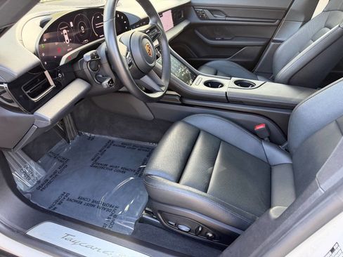 Used 2021 Porsche Taycan 4S image 18
