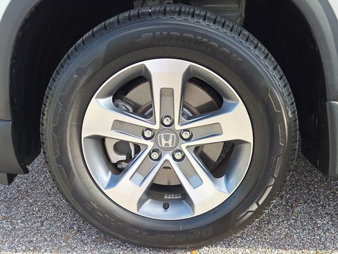 Used 2025 Honda Pilot EX-L image 9