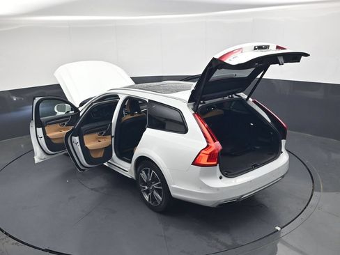 Used 2018 Volvo V90 T6 Cross Country w/ Convenience Package AWD/4WD image 40