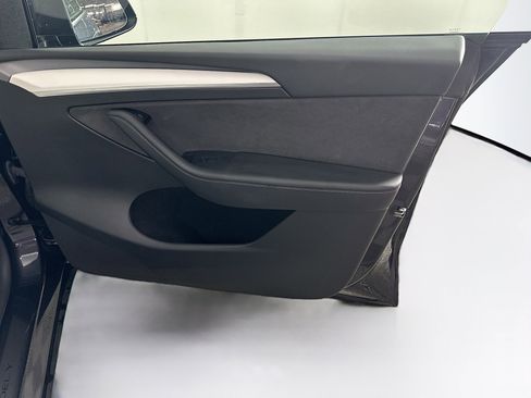 Used 2024 Tesla Model Y Long Range image 30