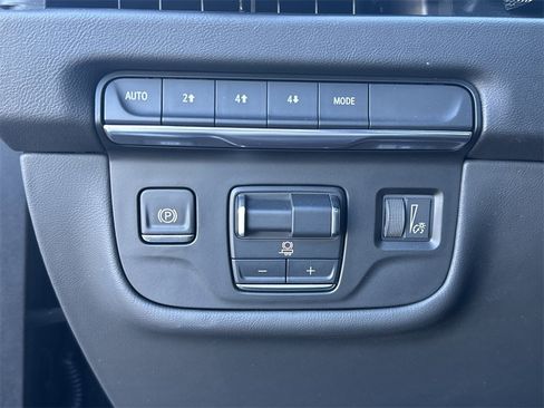 Certified 2025 Cadillac Escalade Premium Luxury image 16