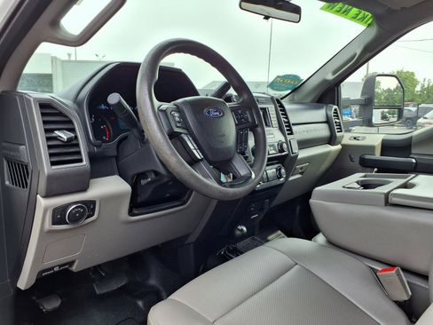 Used 2018 Ford F550 4x4 Regular Cab Super Duty image 4