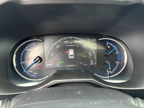 New 2025 Toyota RAV4 XLE w/ Convenience Package AWD/4WD image 18