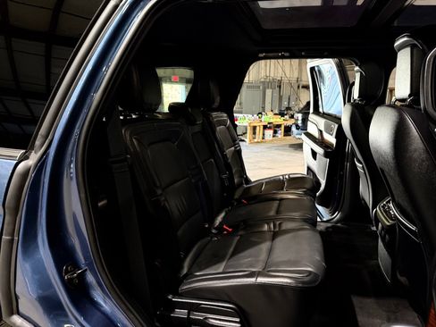 Used 2019 Lincoln Navigator Select w/ Technology Package RWD image 23