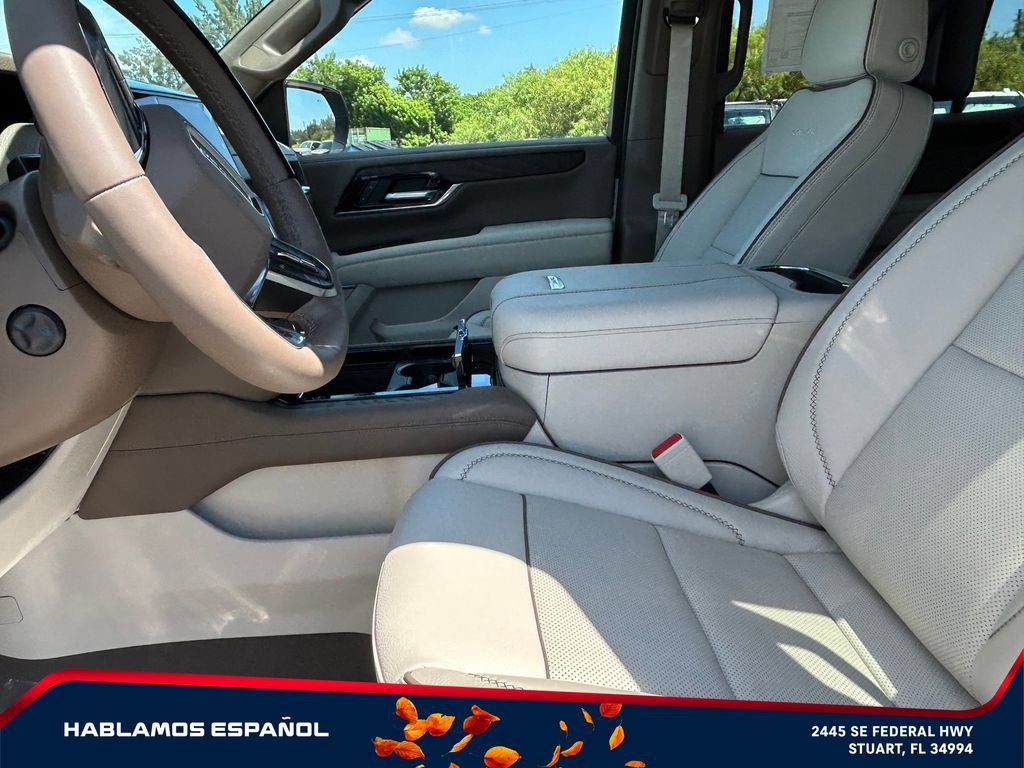 New 2026 GMC Yukon Denali w/ Denali Reserve Package AWD/4WD image 10