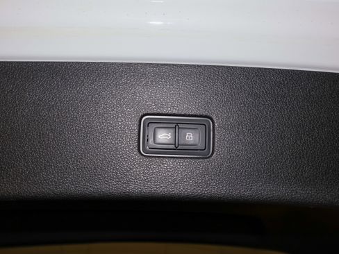 Used 2020 Audi Q8 Premium Plus w/ Premium Plus Package AWD/4WD image 12