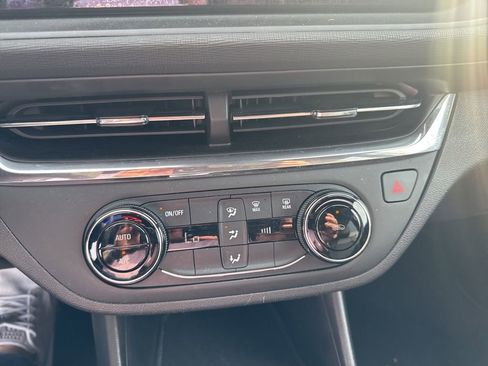 Used 2025 Buick Envista Preferred FWD image 16