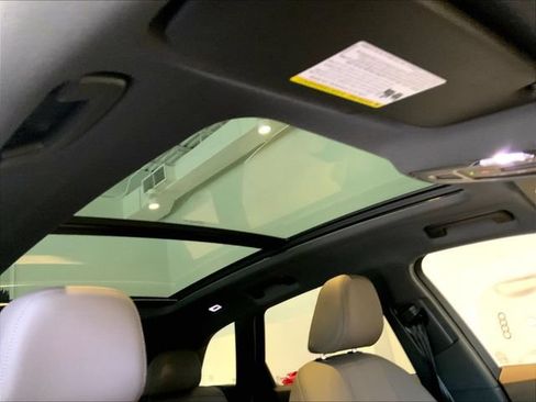 Certified 2025 Audi Q5 Premium w/ Convenience Package AWD/4WD image 26