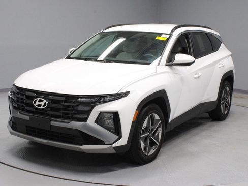 Used 2025 Hyundai Tucson SEL FWD image 6
