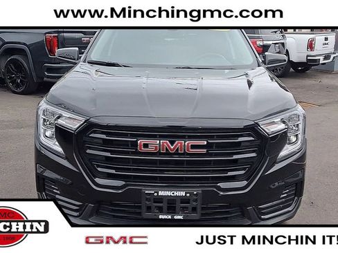 Used 2022 GMC Terrain SLE w/ Driver Convenience Package image 4
