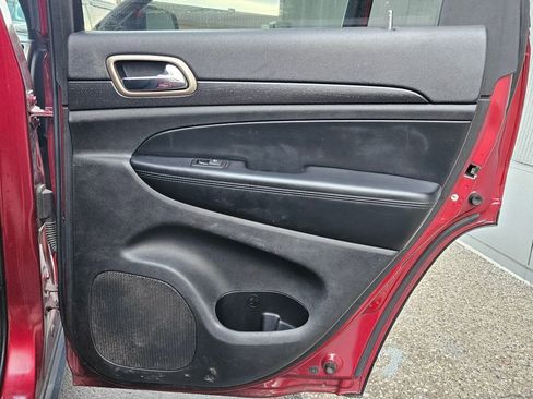 Used 2015 Jeep Grand Cherokee Laredo w/ Quick Order Package 23E image 17