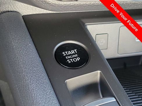 Used 2026 Nissan Kicks SV w/ SV Premium Package FWD image 10