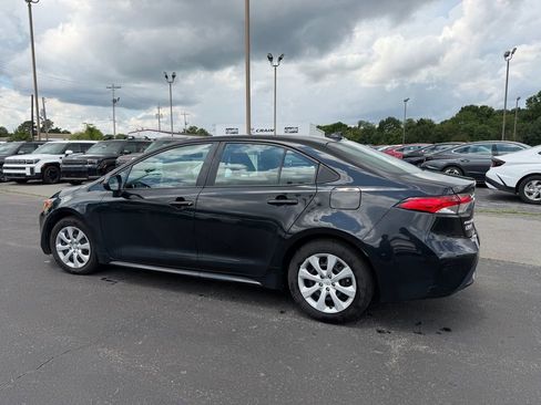 Used 2021 Toyota Corolla LE FWD image 10