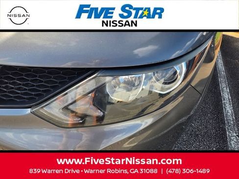 Used 2019 Nissan Rogue Sport SV w/ Technology Package FWD image 16