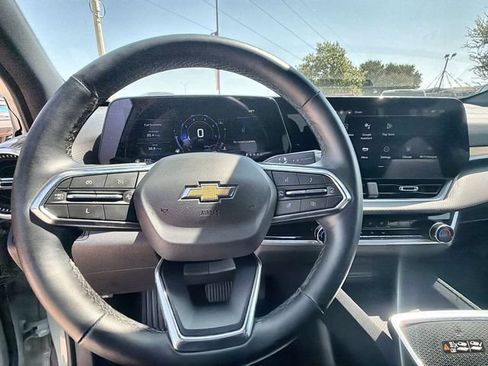 Certified 2025 Chevrolet Equinox LT w/ Convenience Package II FWD image 11