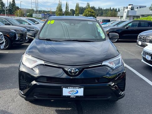 Used 2018 Toyota RAV4 LE w/ All Weather Liner Package AWD/4WD image 5
