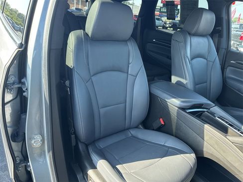 Used 2023 Buick Enclave Essence w/ Experience Buick Package image 31