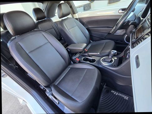 Used 2015 Volkswagen Beetle TDI FWD image 21