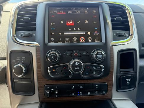 Used 2015 RAM 2500 Laramie w/ Black Appearance Group AWD/4WD image 17