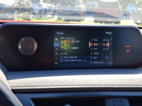 Used 2019 Lexus UX 250h w/ Premium Package AWD/4WD image 28