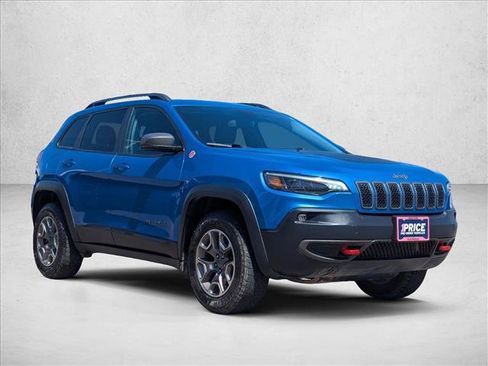 Used 2020 Jeep Cherokee Trailhawk w/ Cold Weather Group AWD/4WD image 3