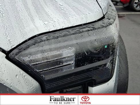 Certified 2025 Toyota Tacoma TRD Off-Road image 9