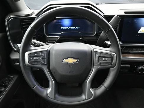 Used 2023 Chevrolet Silverado 1500 LT AWD/4WD image 15