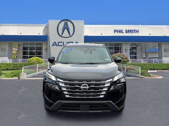 Used 2025 Nissan Rogue SV FWD image 2