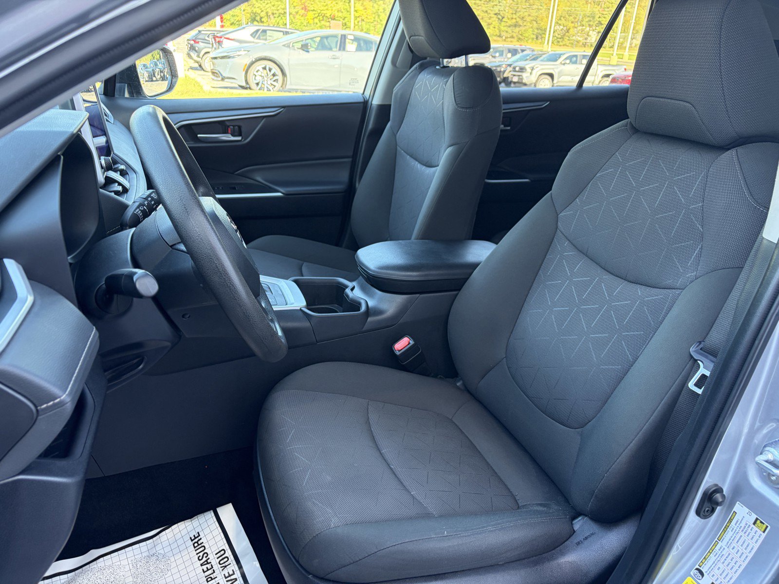 Used 2024 Toyota RAV4 XLE AWD/4WD image 11