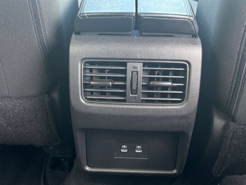 Used 2025 Nissan Rogue SV FWD image 25