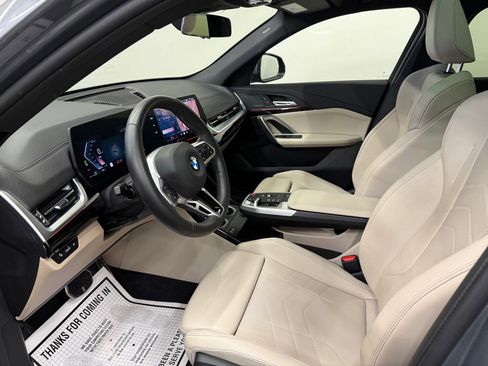 Used 2025 BMW X2 xDrive28i w/ M Sport Package AWD/4WD image 6