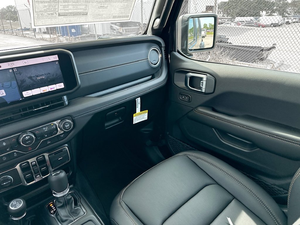 New 2026 Jeep Wrangler Unlimited Sahara AWD/4WD image 29