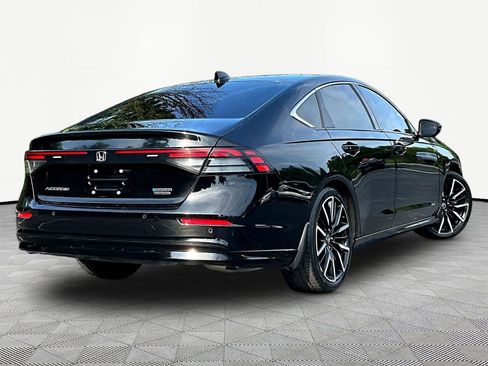 Used 2025 Honda Accord Touring image 6