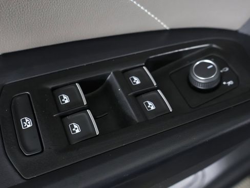 Used 2021 Volkswagen Atlas SE w/ Panoramic Sunroof Package image 42