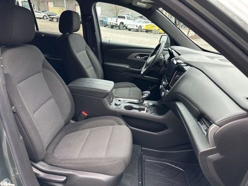 Used 2023 Chevrolet Traverse LT image 29