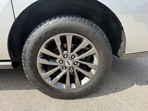 Used 2021 Ford Expedition Max Limited AWD/4WD image 20