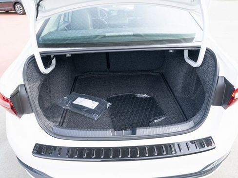 New 2026 Volkswagen Jetta SE image 12