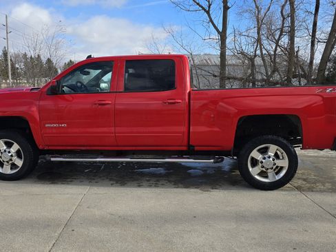 Used 2018 Chevrolet Silverado 2500 LT w/ LT Plus Package image 8