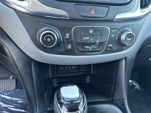 Used 2021 Chevrolet Equinox LT image 17