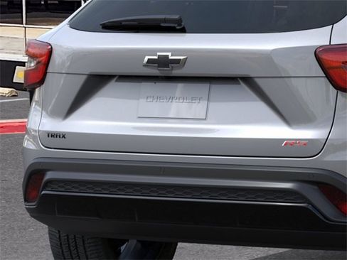 New 2026 Chevrolet Trax RS w/ Sunroof Package FWD image 14