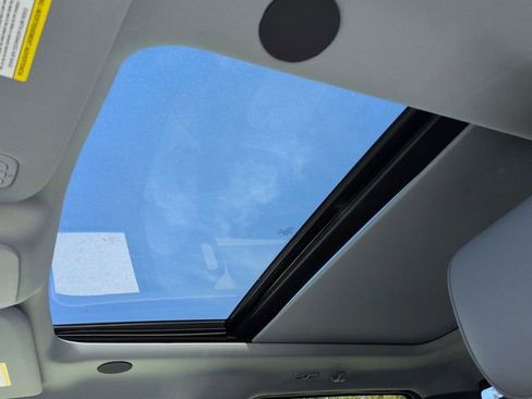 New 2025 Ford F150 Lariat w/ Equipment Group 502A High image 21